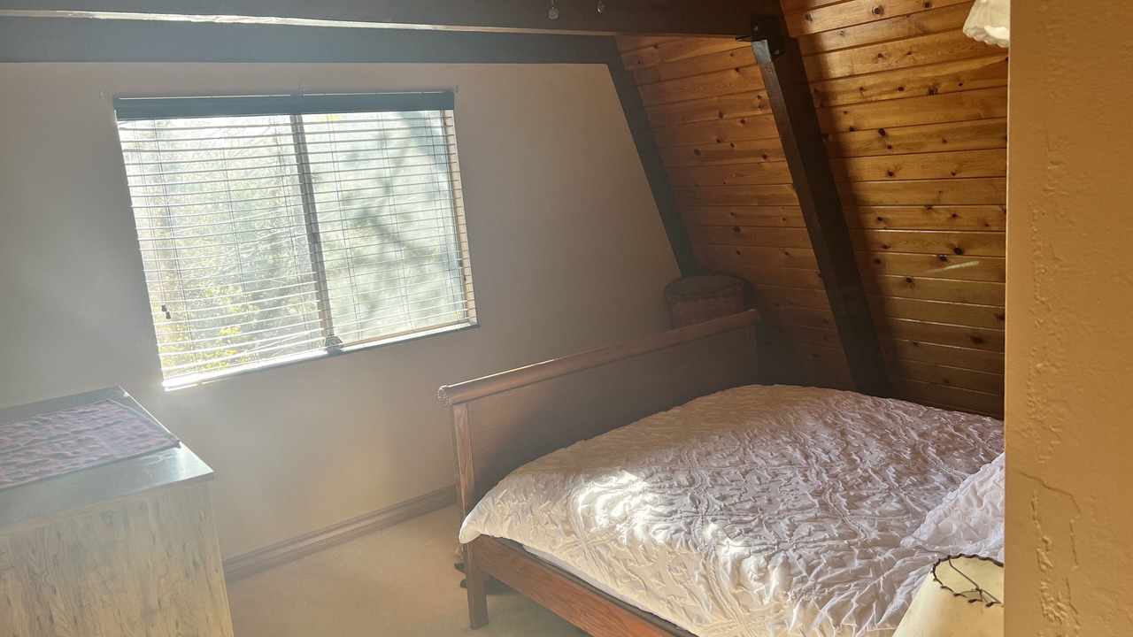 Photo of Bedroom in Arrowbear Lake