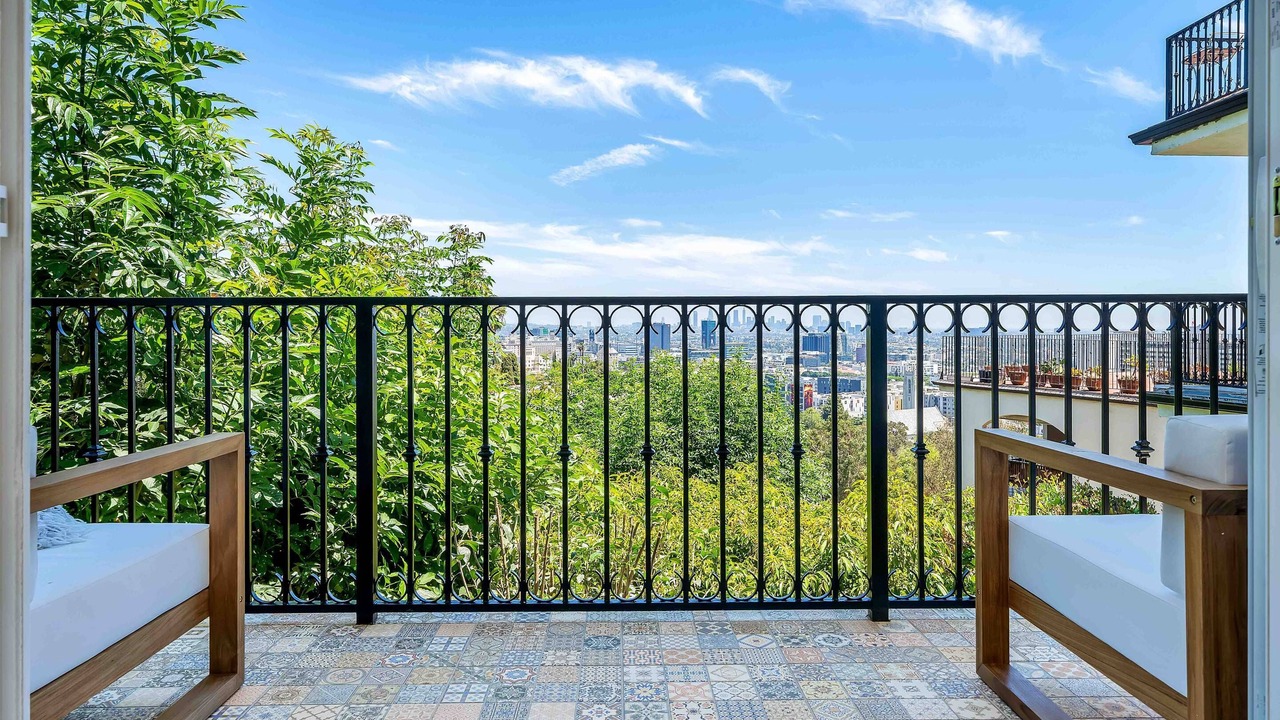 Photo of Patio Balcony in Hollywood Heights