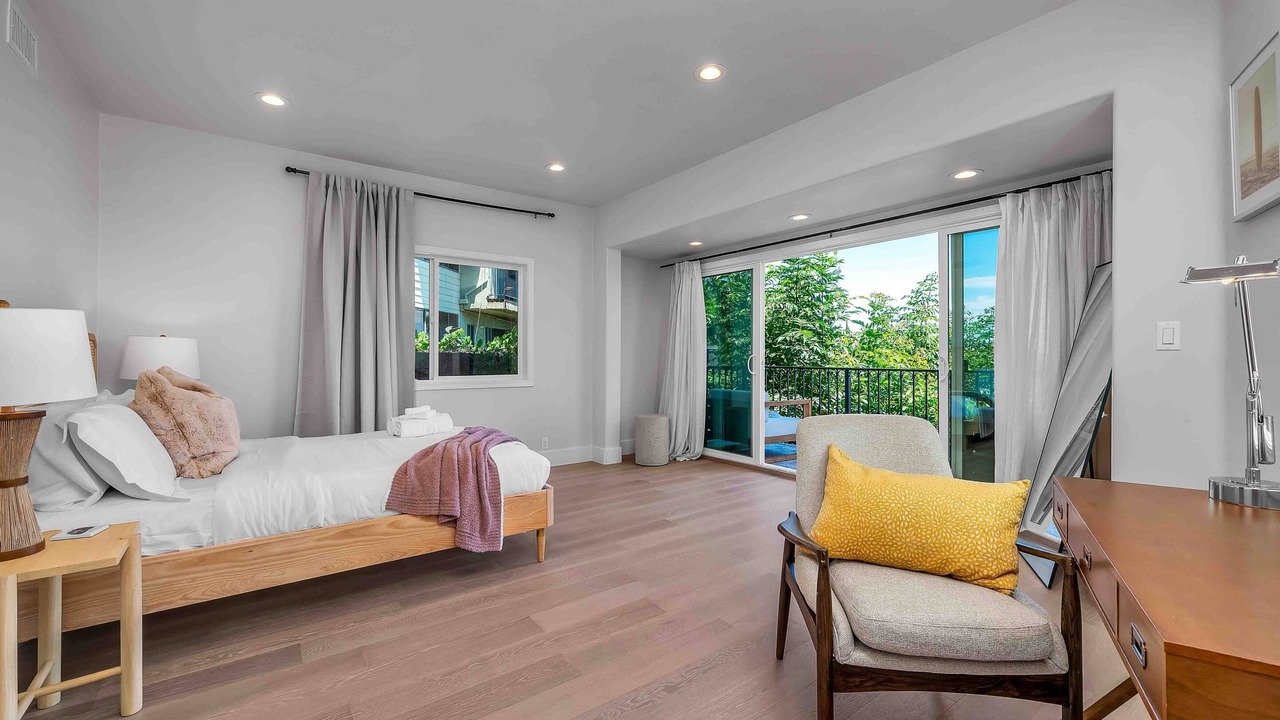 Photo of Patio Balcony in Hollywood Heights