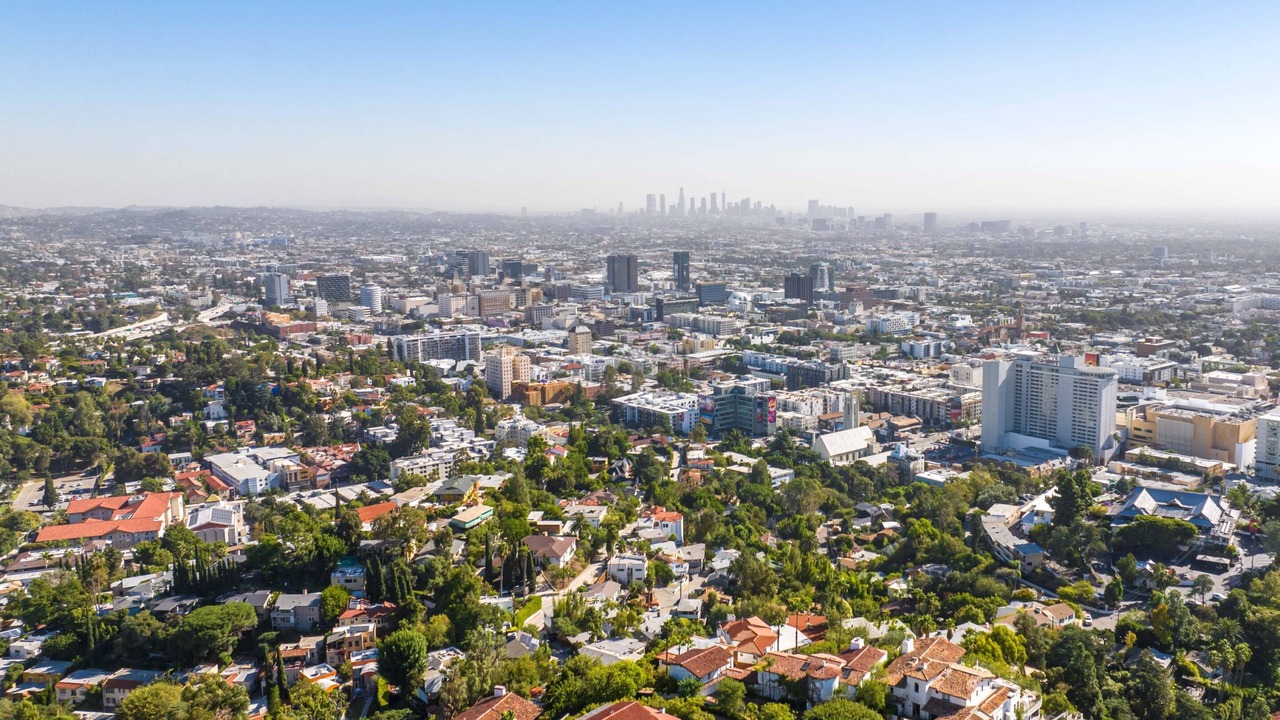 Photo of Others in Hollywood Heights