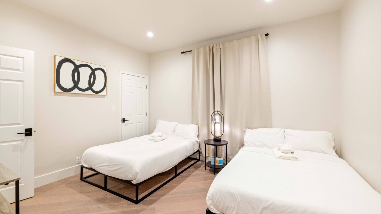 Photo of Bathroom in Hollywood Heights