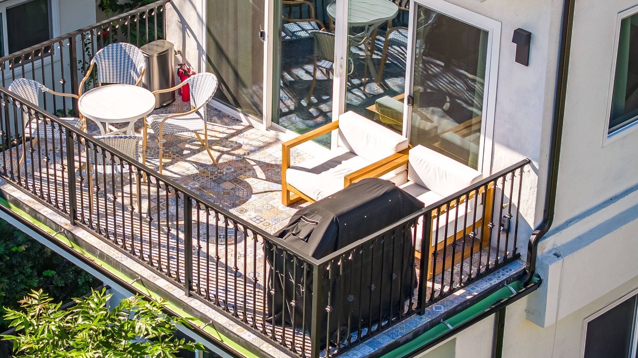Photo of Patio Balcony in Hollywood Heights