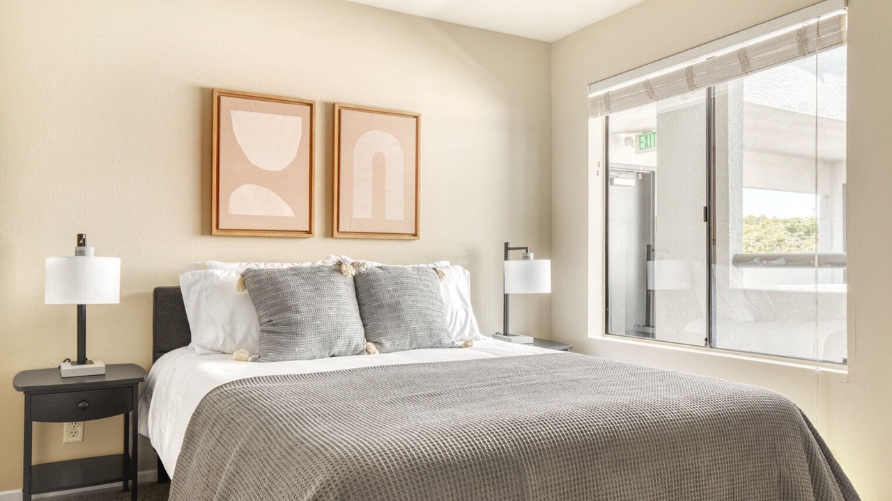 Photo of Bedroom in Downtown Burbank