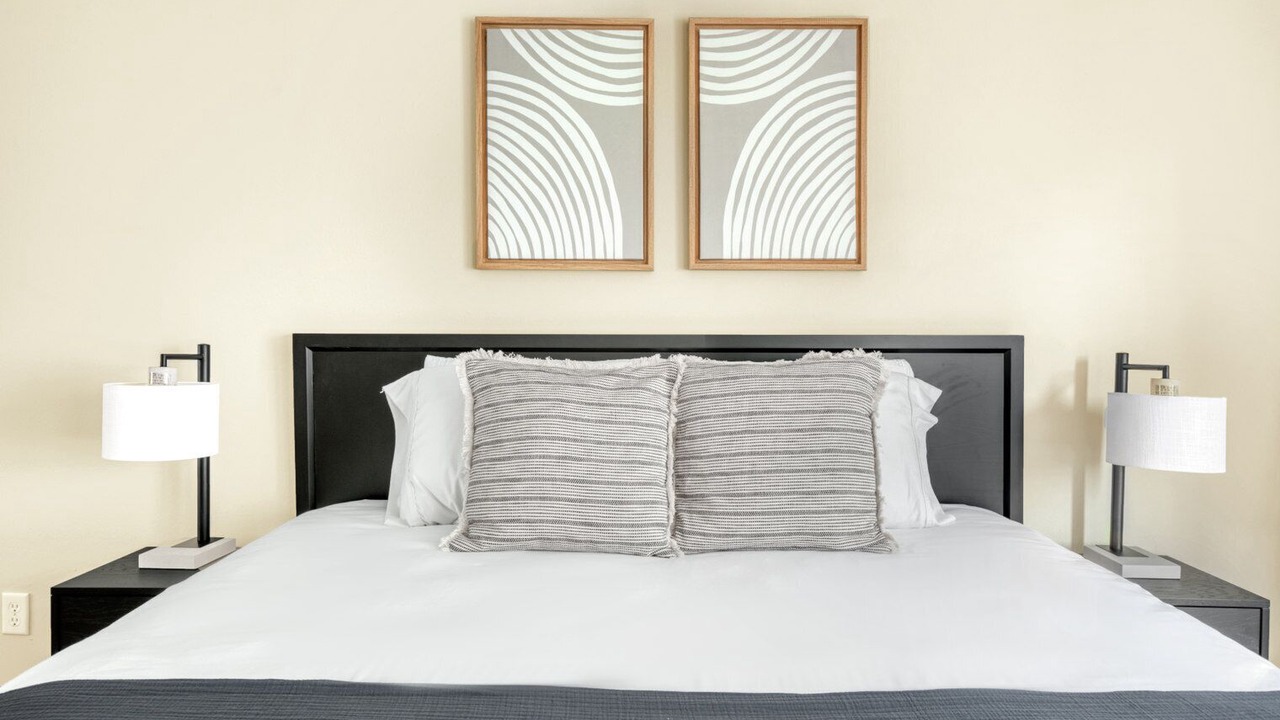 Photo of Bedroom in Downtown Burbank