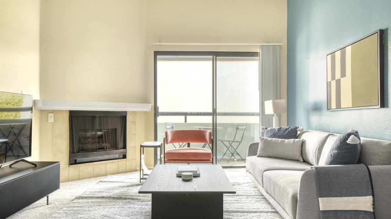 Photo of Livingroom in Downtown Burbank