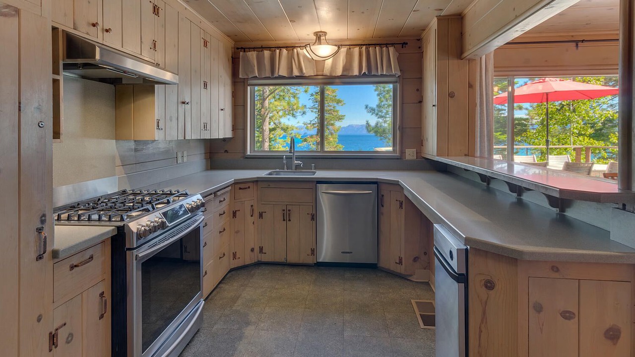 Photo of Kitchen in Tahoma