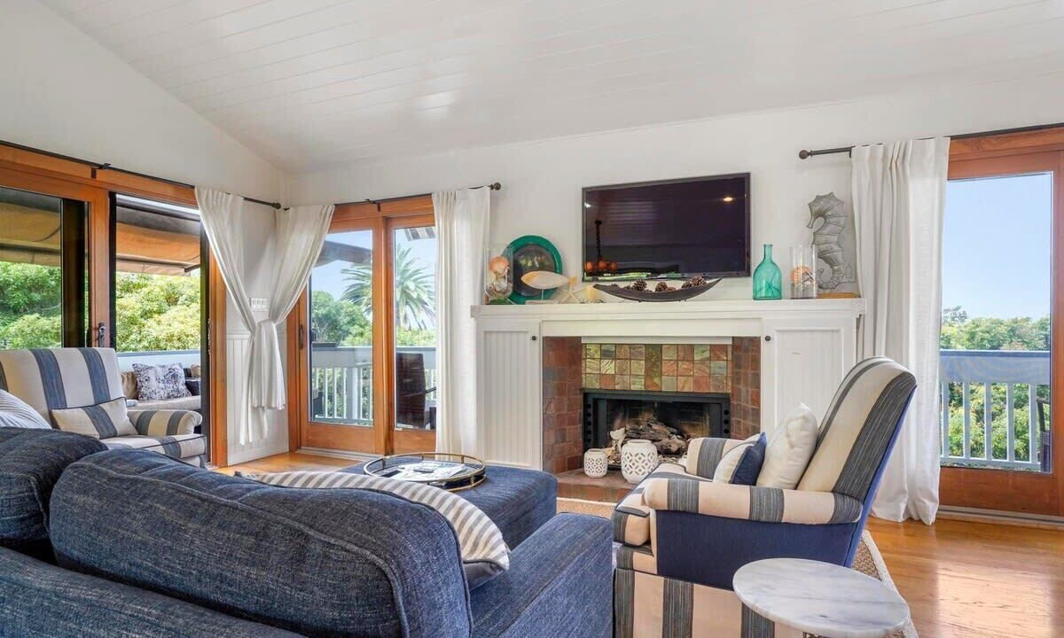 Photo of Livingroom in Del Mar