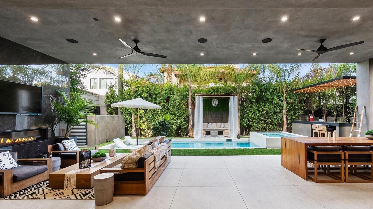 Photo of Outdoor in Melrose