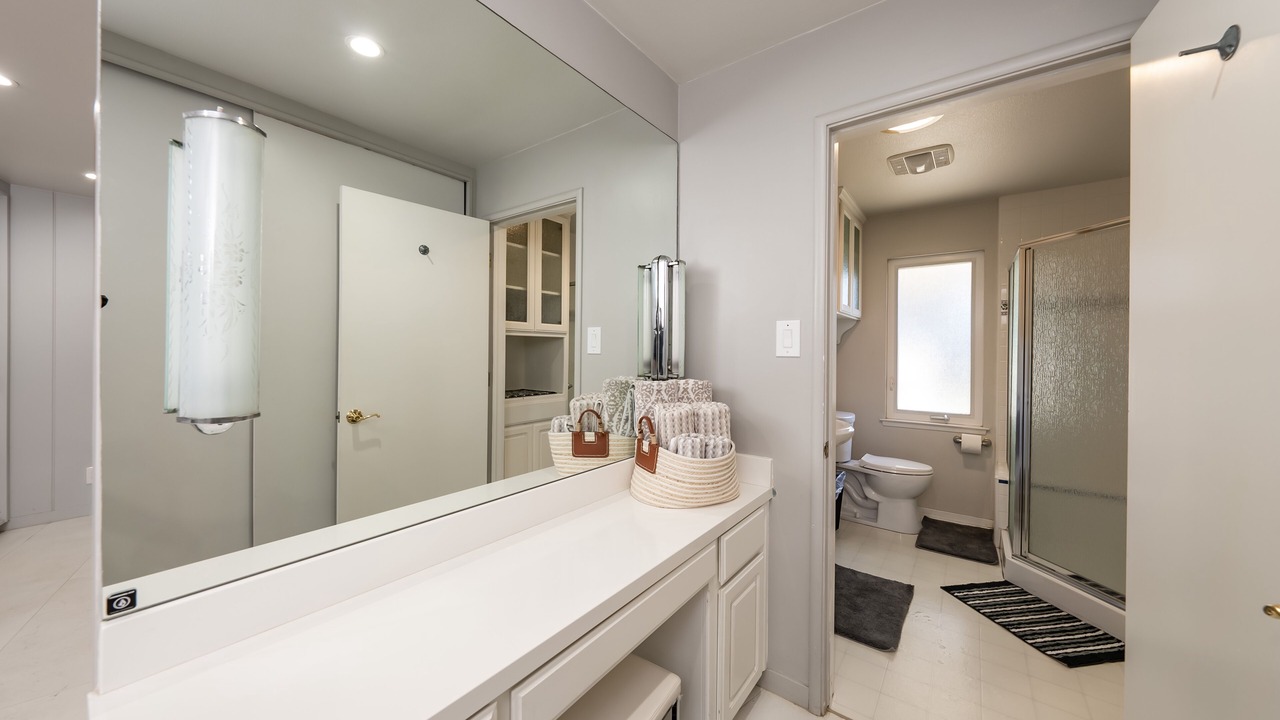 Photo of Bathroom in Hanford
