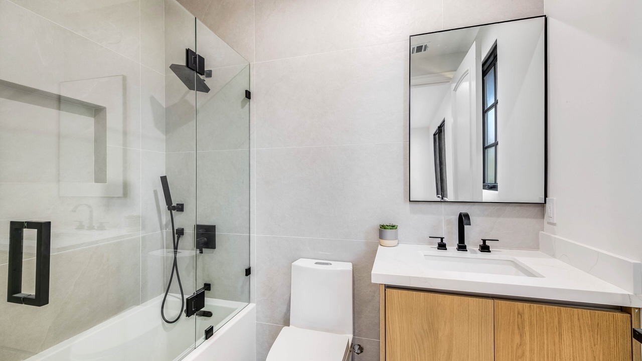 Photo of Bathroom in Encino