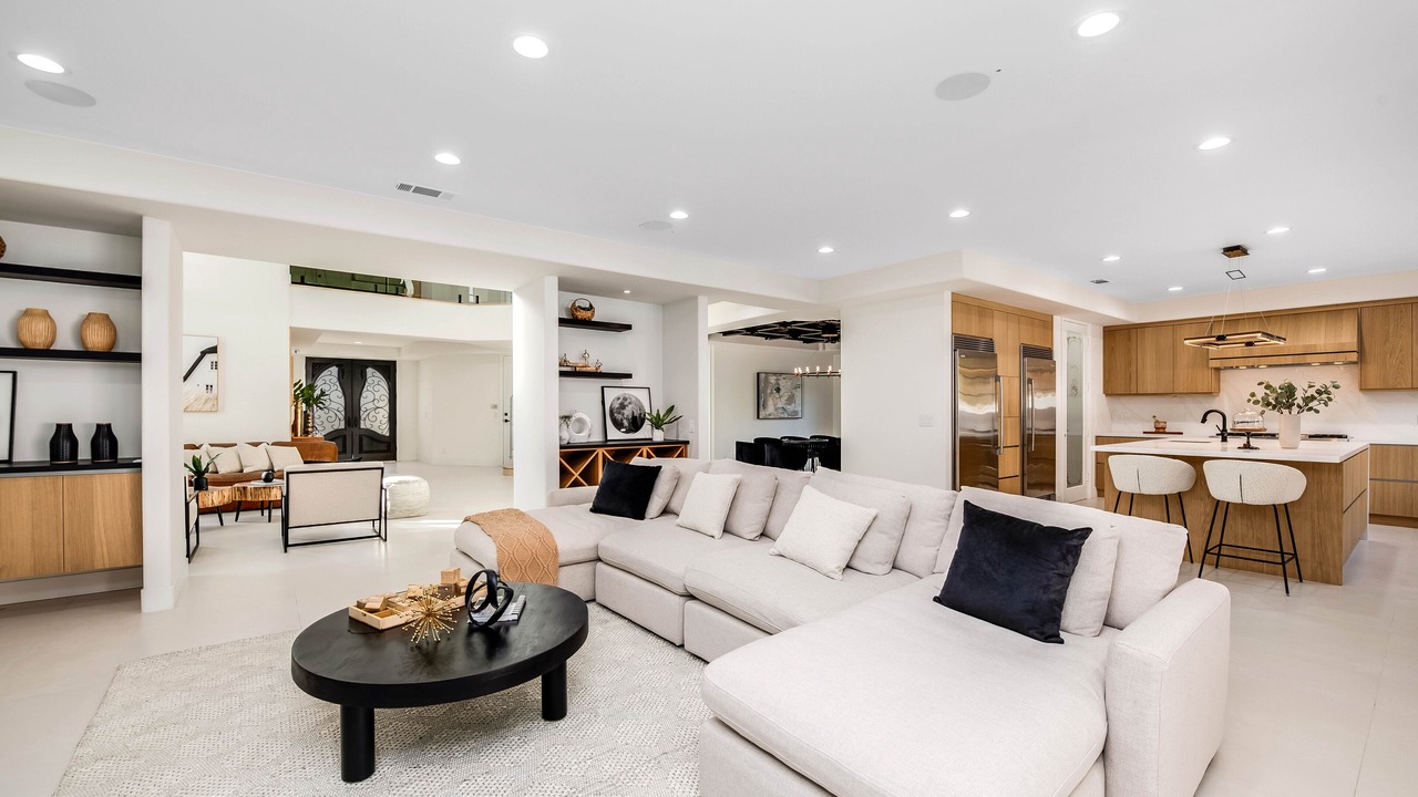 Photo of Livingroom in Encino