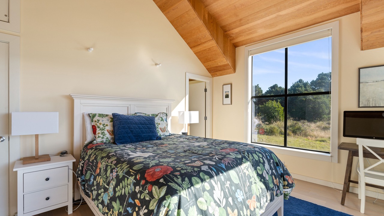Photo of Bedroom in Sea Ranch