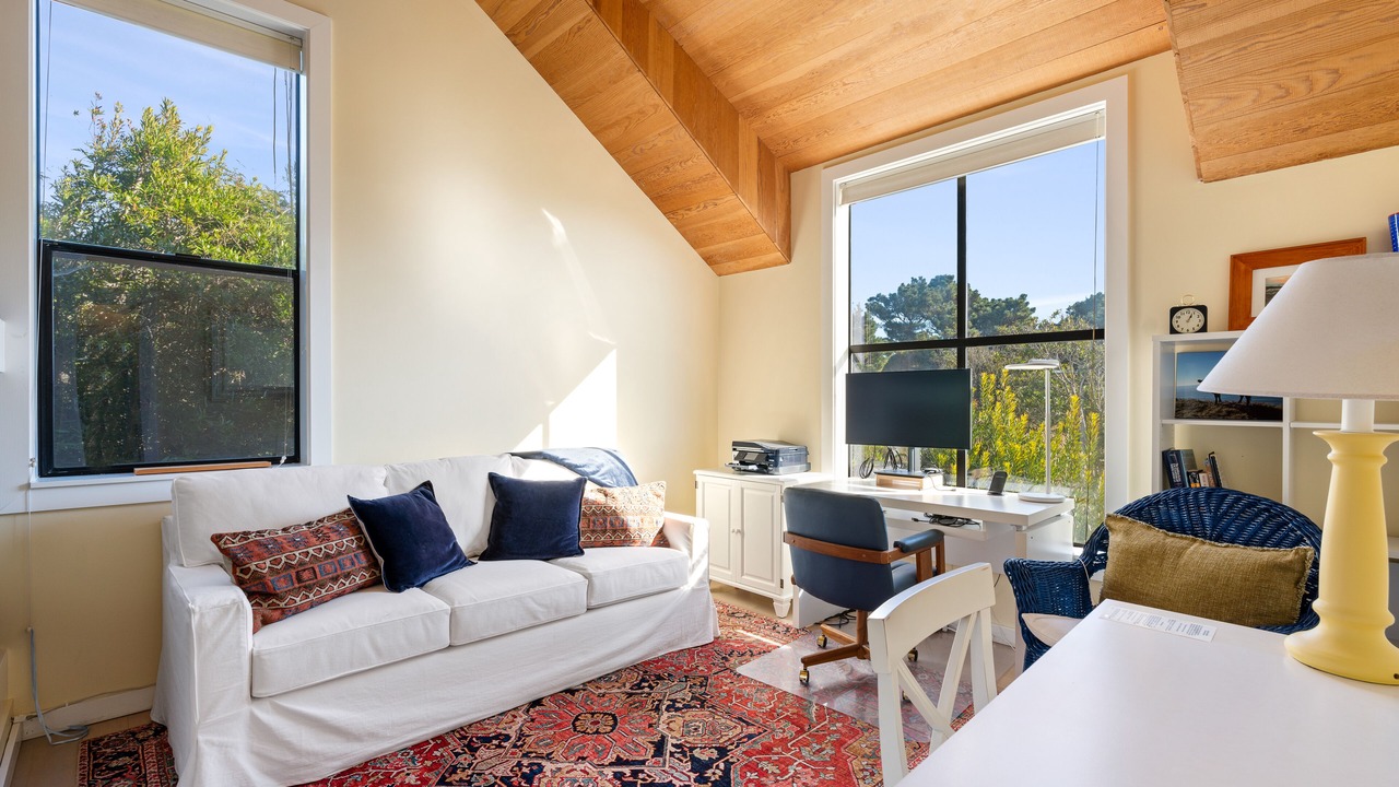 Photo of Livingroom in Sea Ranch