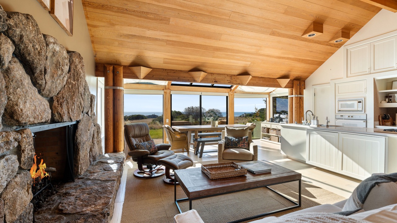 Photo of Livingroom in Sea Ranch