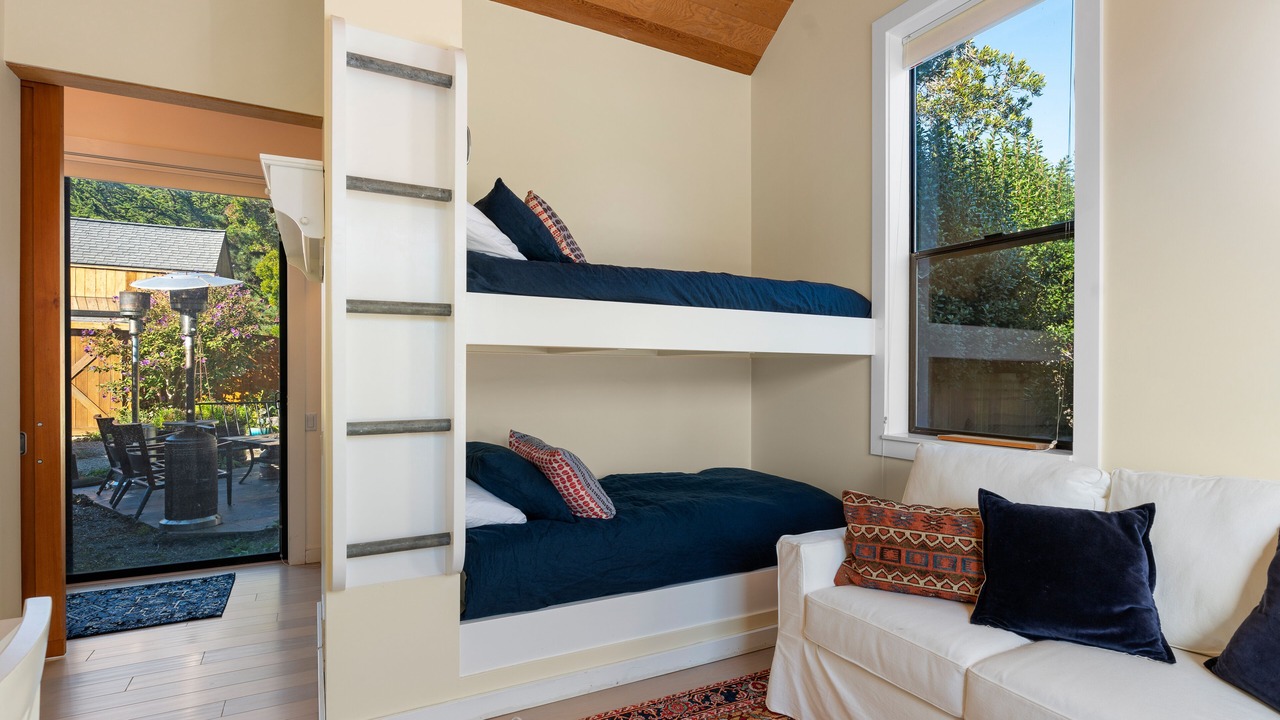 Photo of Livingroom in Sea Ranch