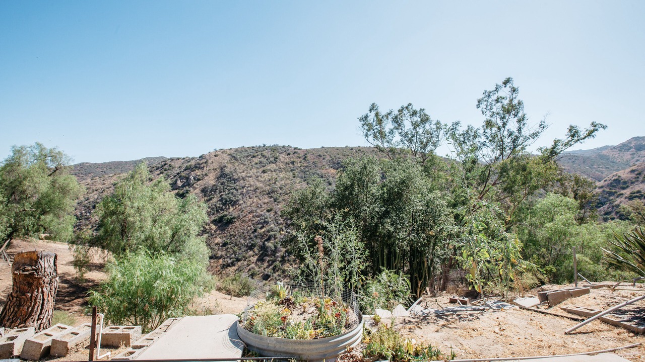 Photo of Outdoor in Canoga Park