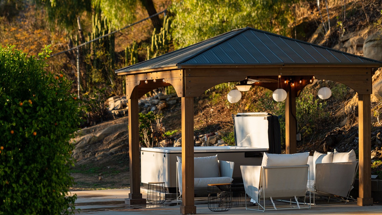 Photo of Outdoor in Canoga Park