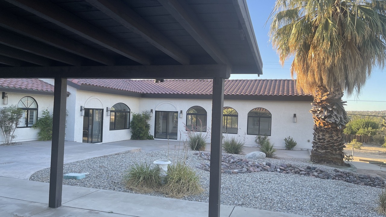 Photo of Patio Balcony in Victorville