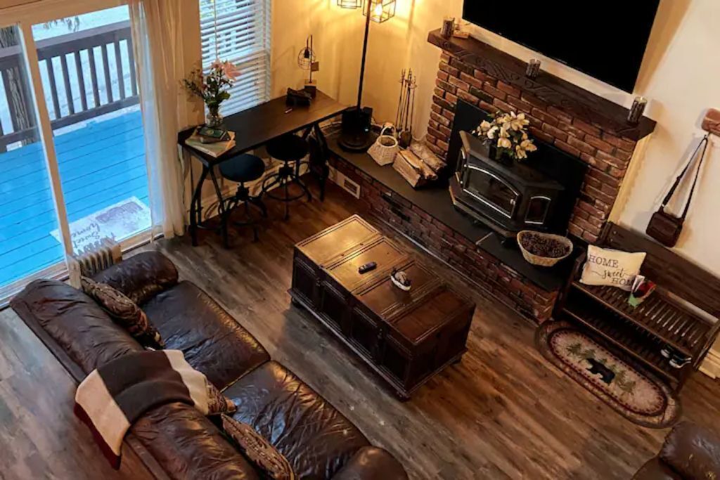 Photo of Livingroom in Blue Jay