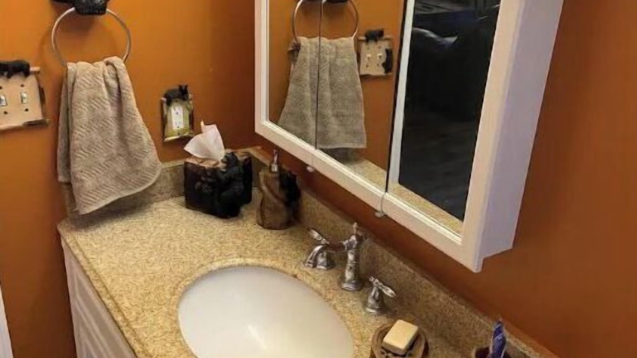 Photo of Bathroom in Blue Jay