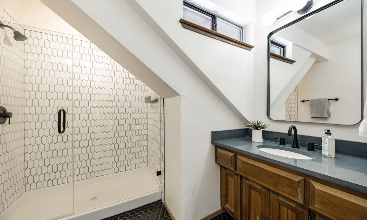 Photo of Bathroom in Kingswood Estates