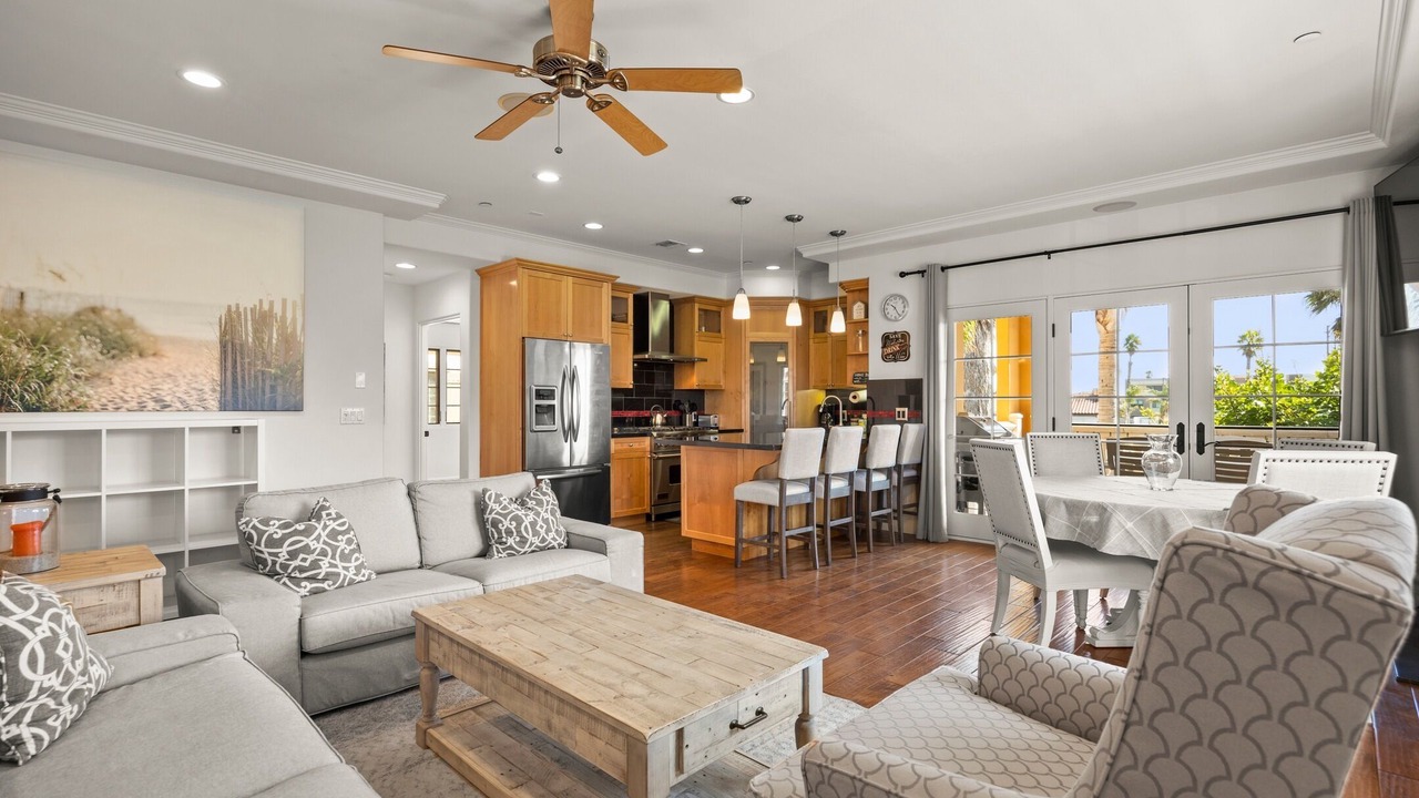 Photo of Livingroom in Oxnard Shores