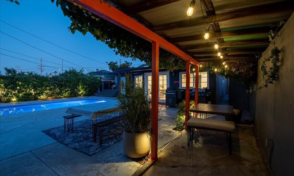 Photo of Outdoor in Encino