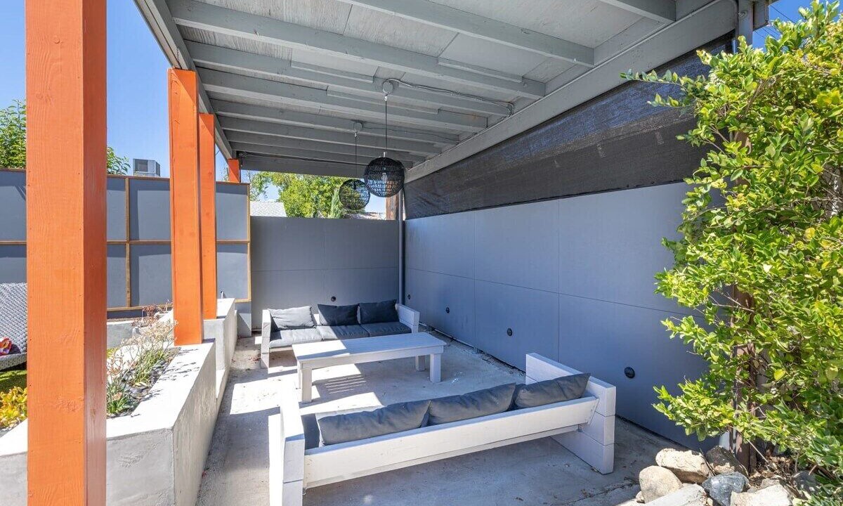 Photo of Outdoor in Encino