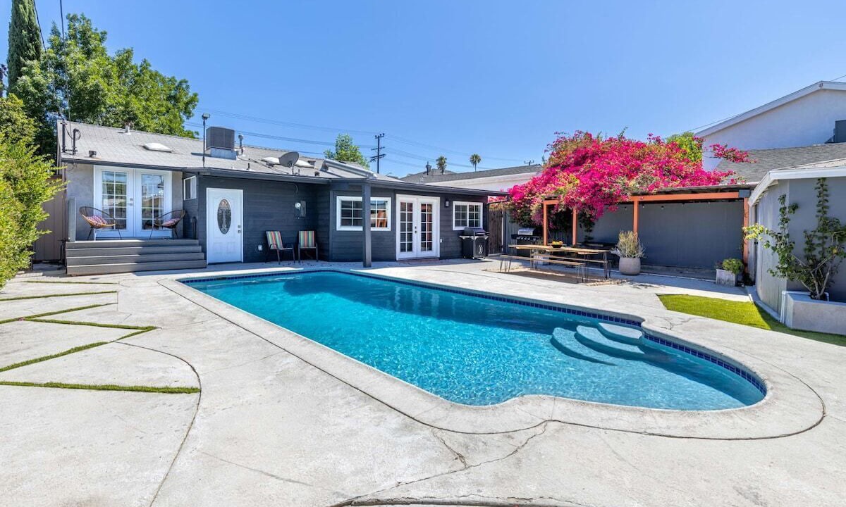 Photo of Outdoor in Encino