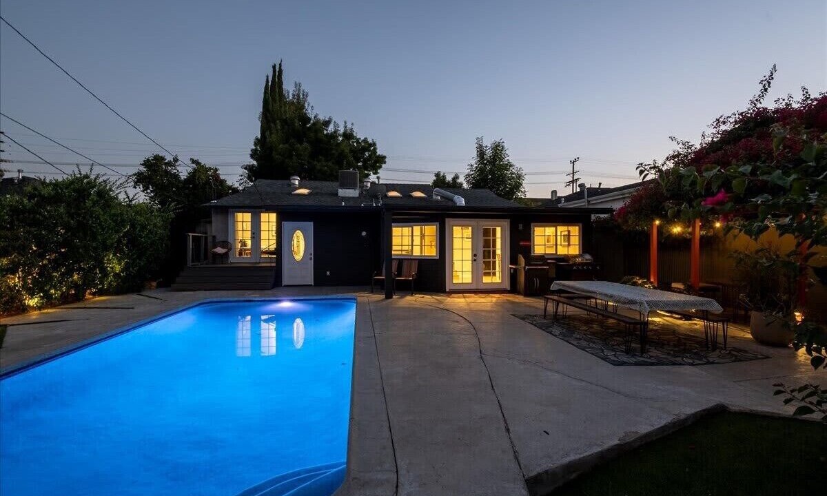 Photo of Outdoor in Encino