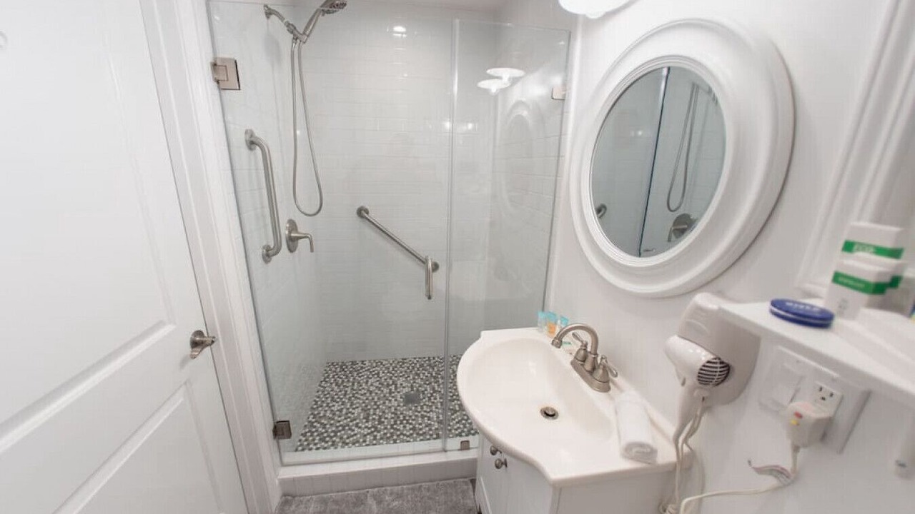 Photo of Bathroom in Grandview