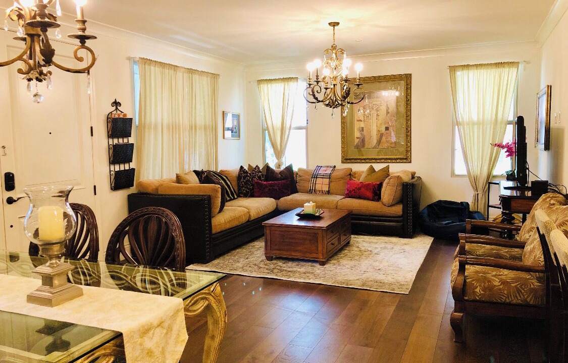 Photo of Livingroom in Woodbury