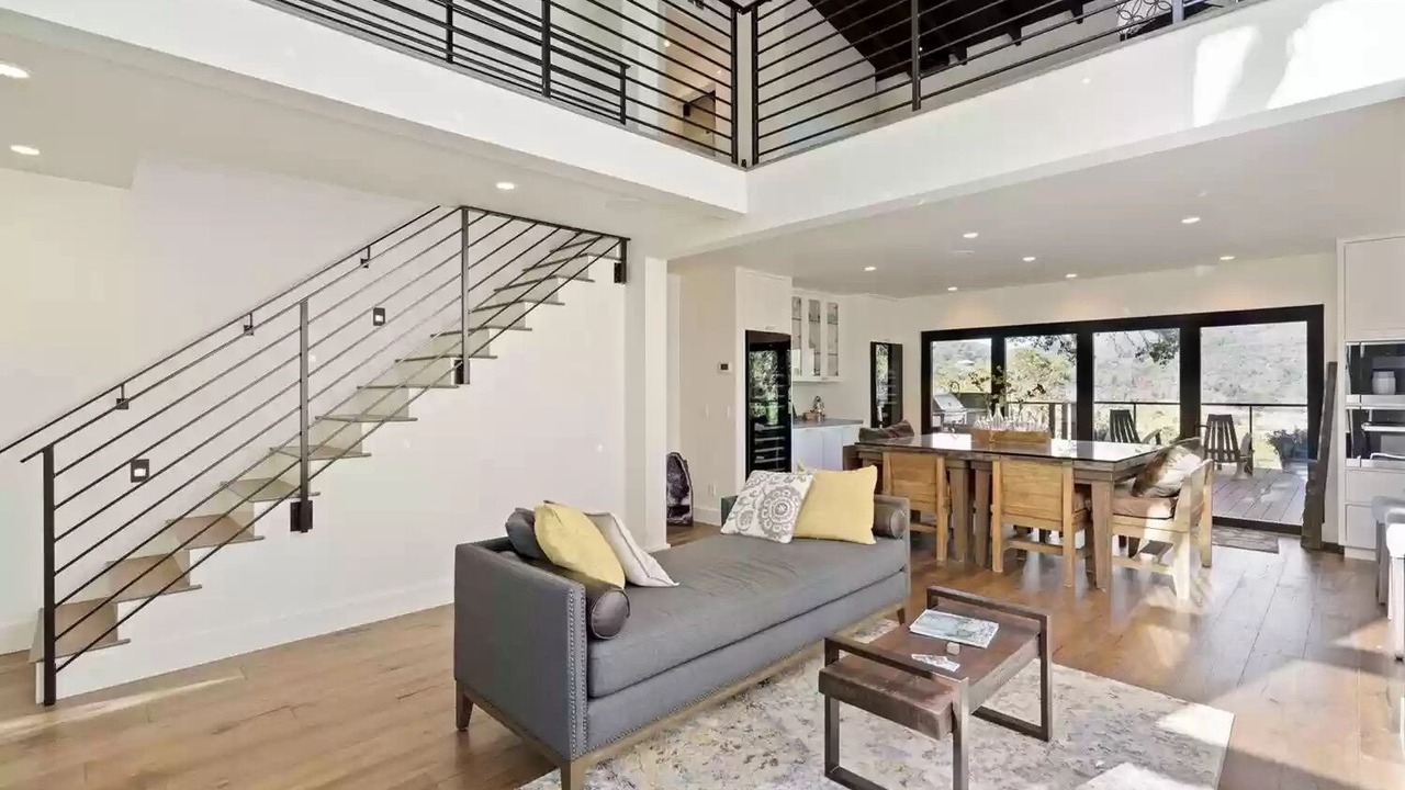 Photo of Livingroom in Napa