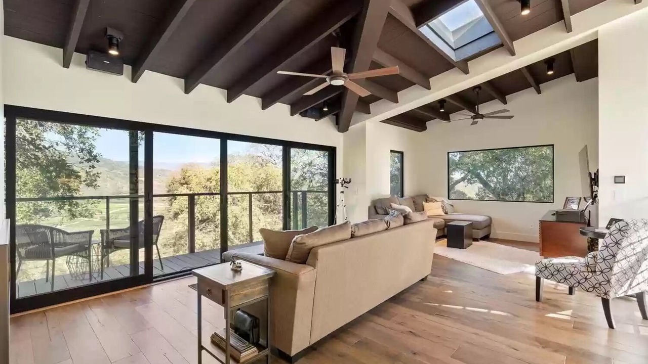 Photo of Livingroom in Napa