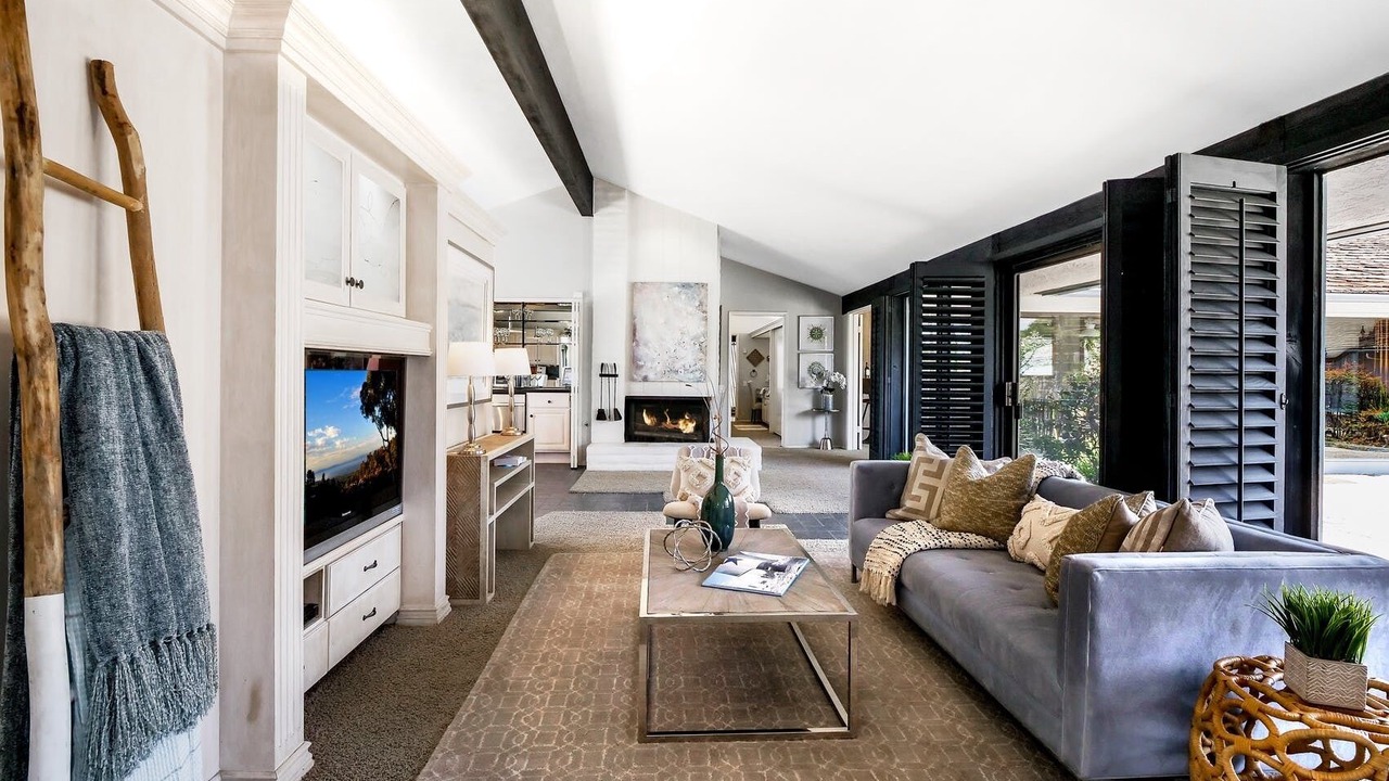 Photo of Livingroom in Palos Verdes Estates