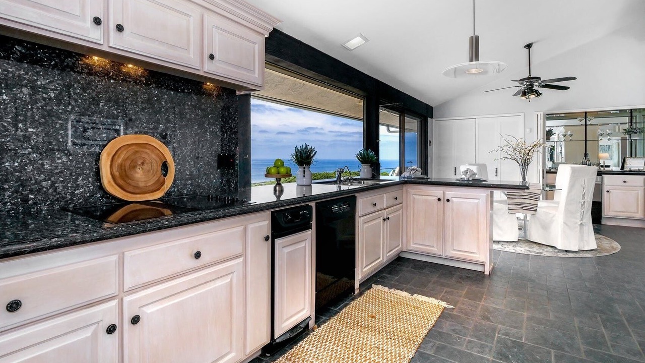 Photo of Kitchen in Palos Verdes Estates