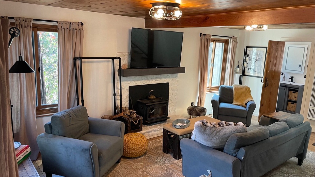 Photo of Livingroom in Pine Cove