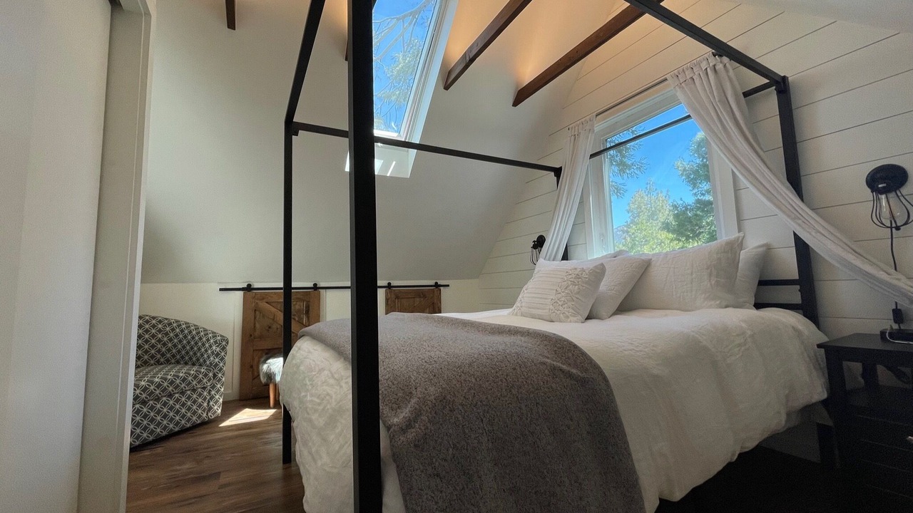Photo of Bedroom in Pine Cove