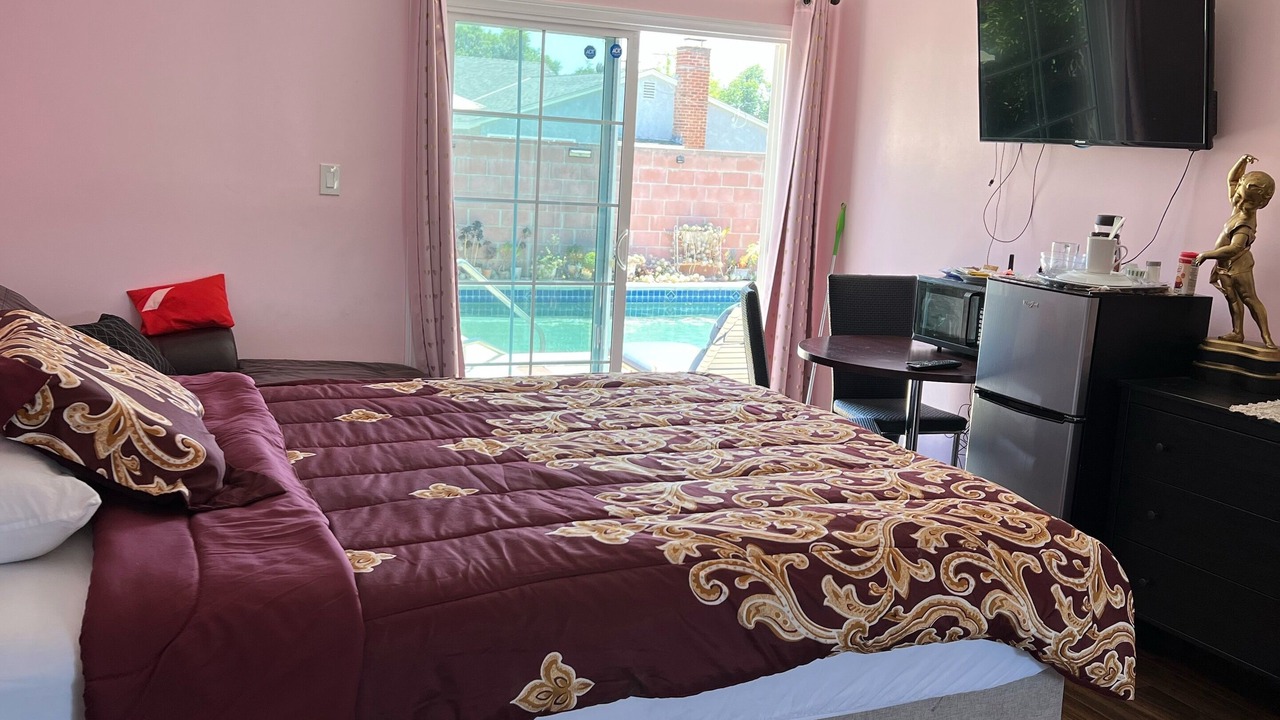 Photo of Bedroom in North Hills West