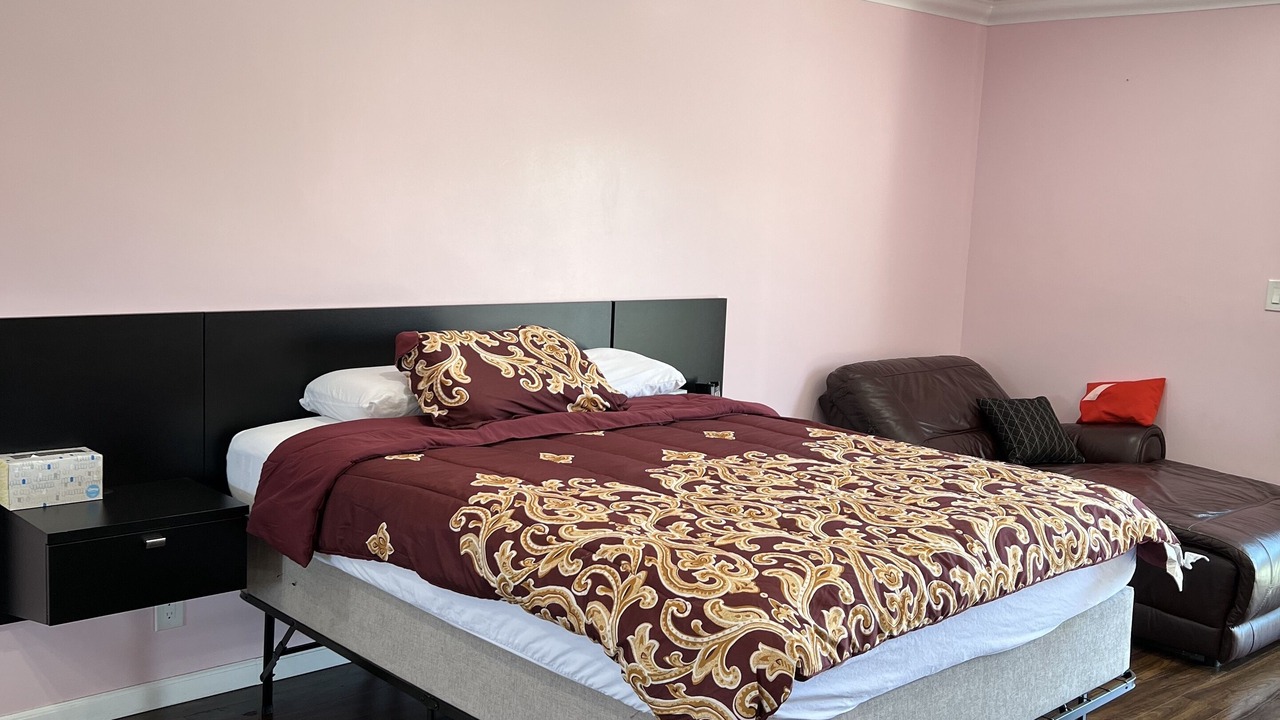 Photo of Bedroom in North Hills West