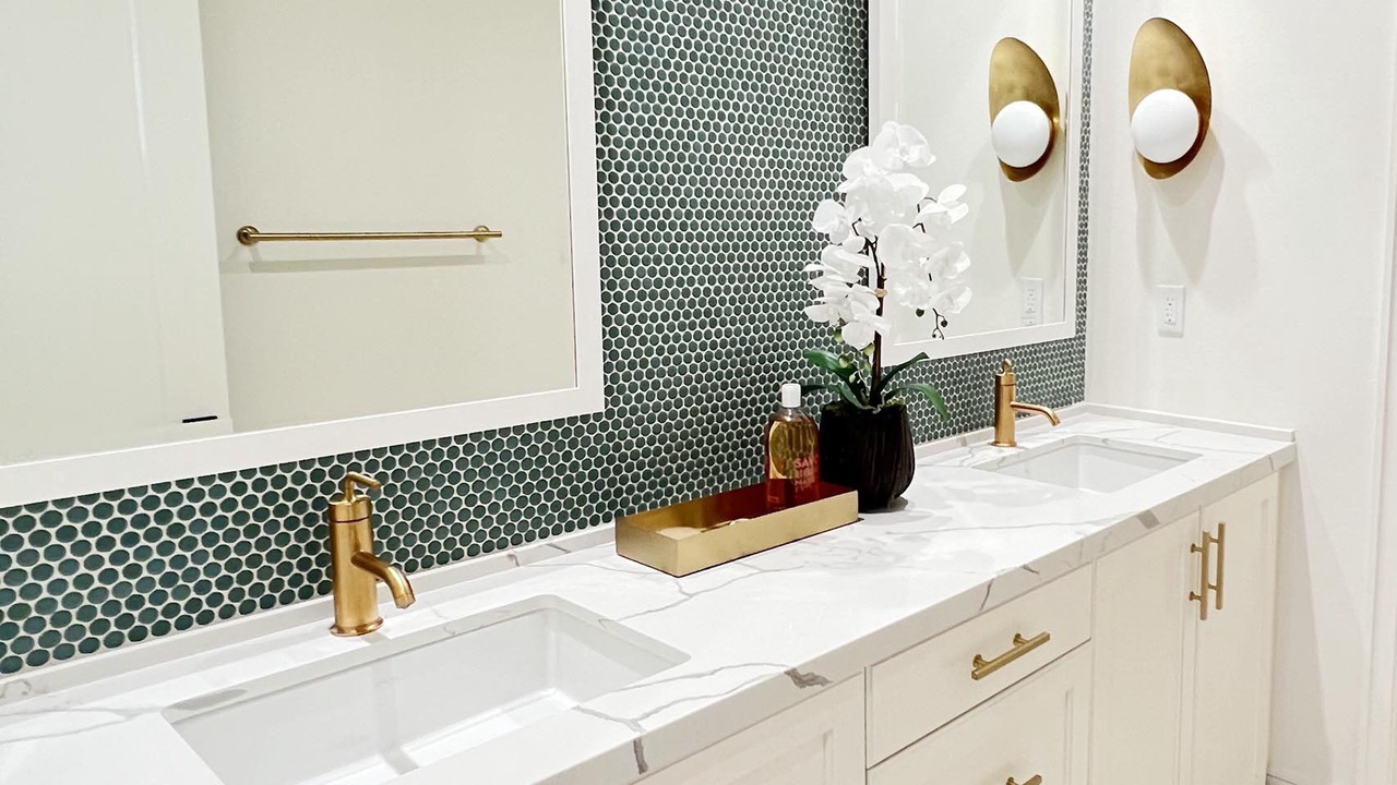 Photo of Bathroom in Irvine Research Center