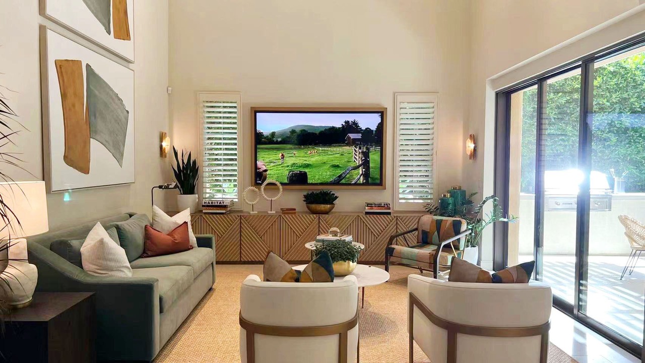 Photo of Livingroom in Irvine Research Center