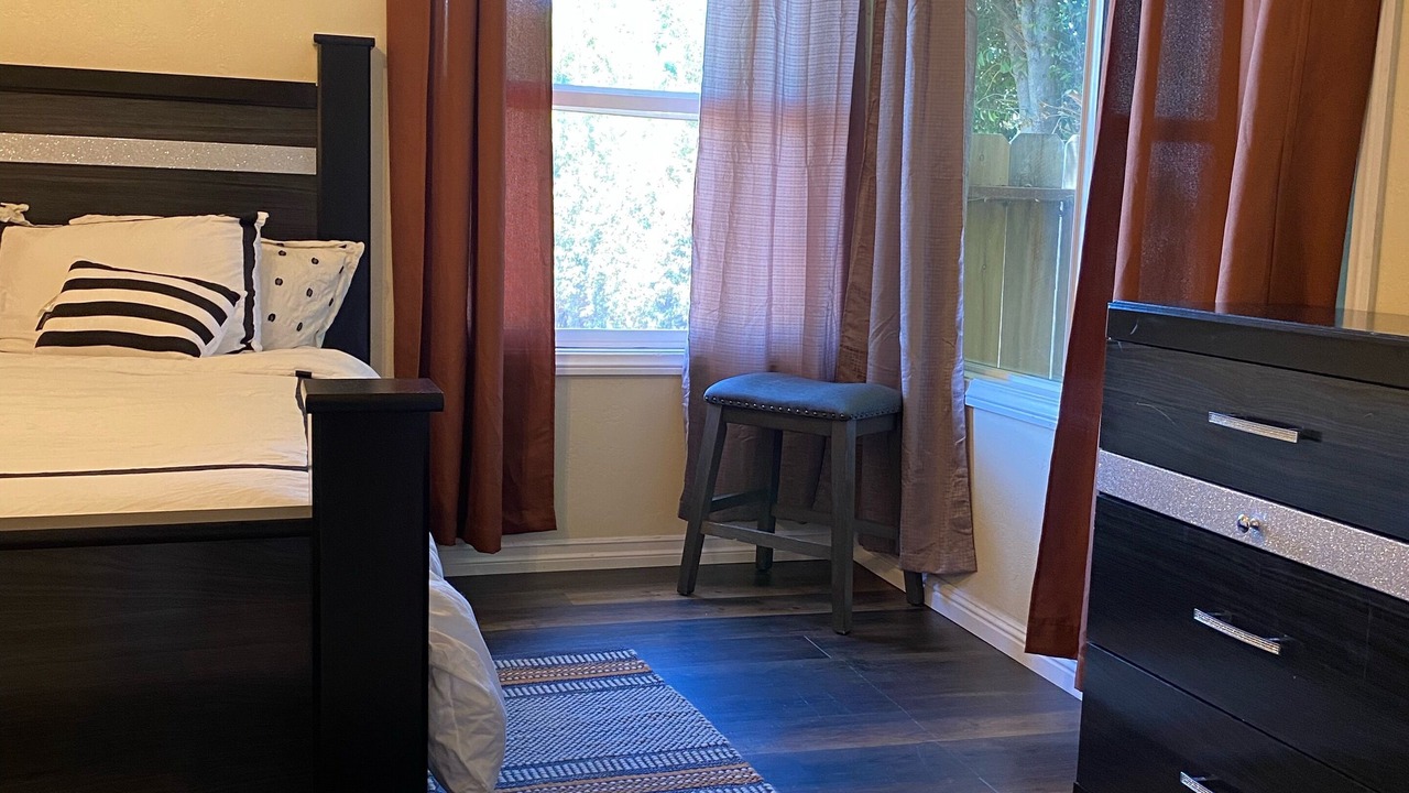 Photo of Bedroom in Lemon Grove
