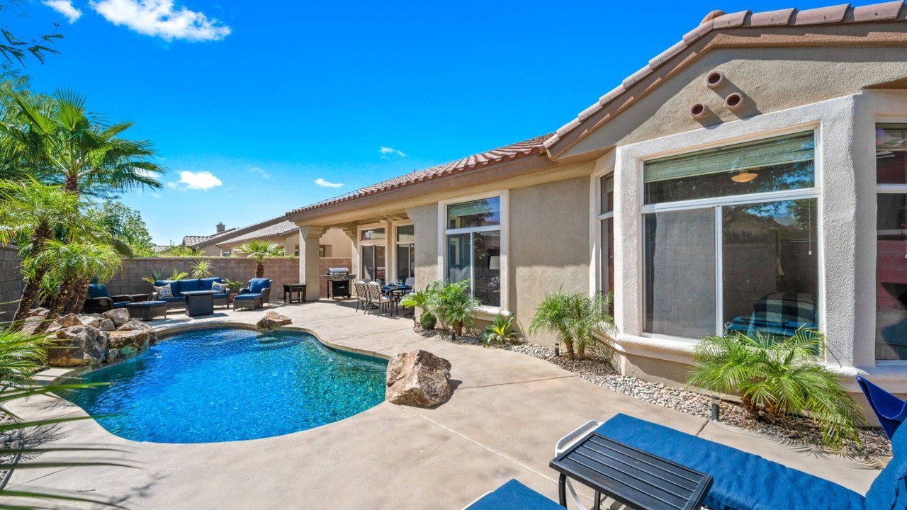 Photo of Outdoor in Desert Palms