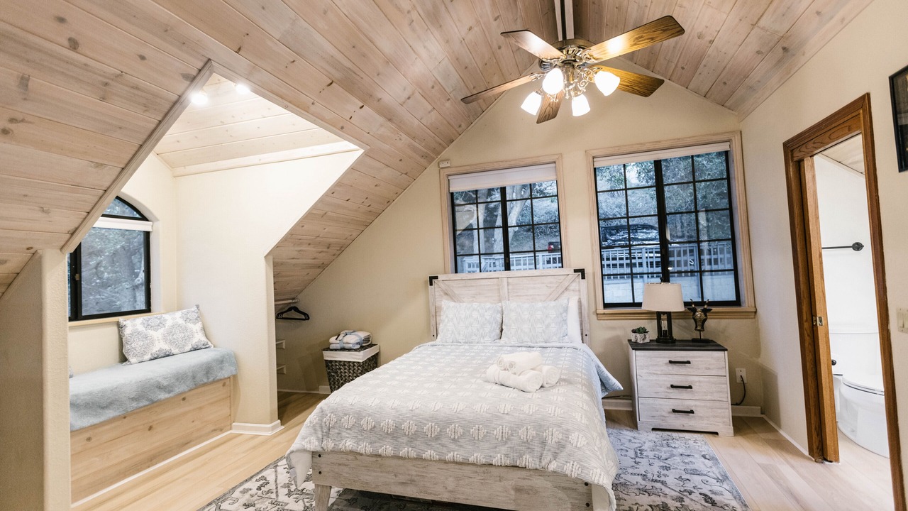 Photo of Bedroom in Crestline