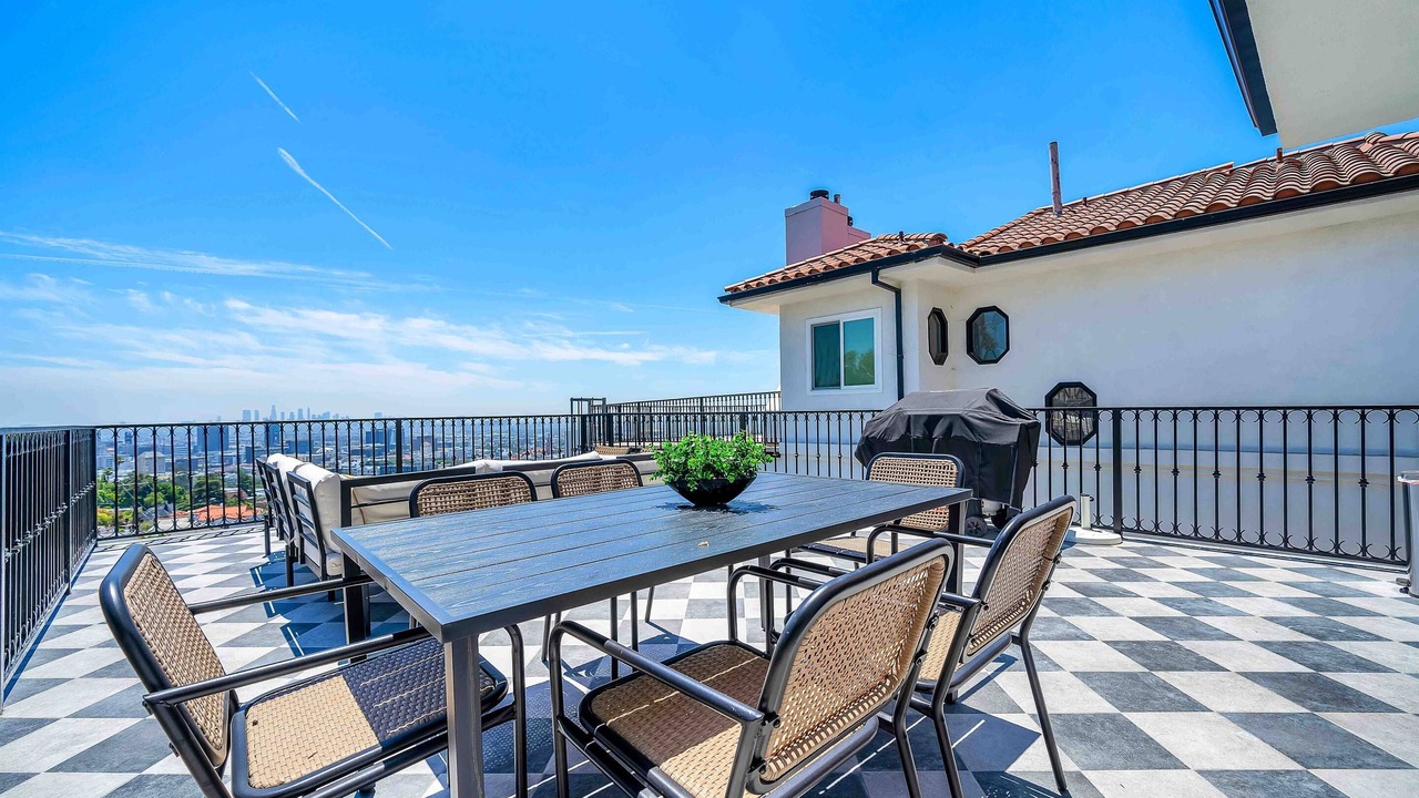 Photo of Outdoor in Hollywood Heights