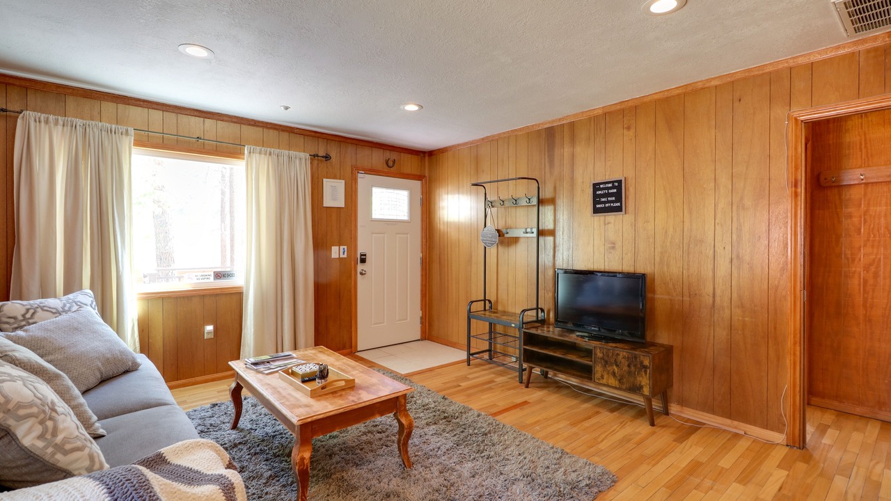 Photo of Livingroom in Wrightwood