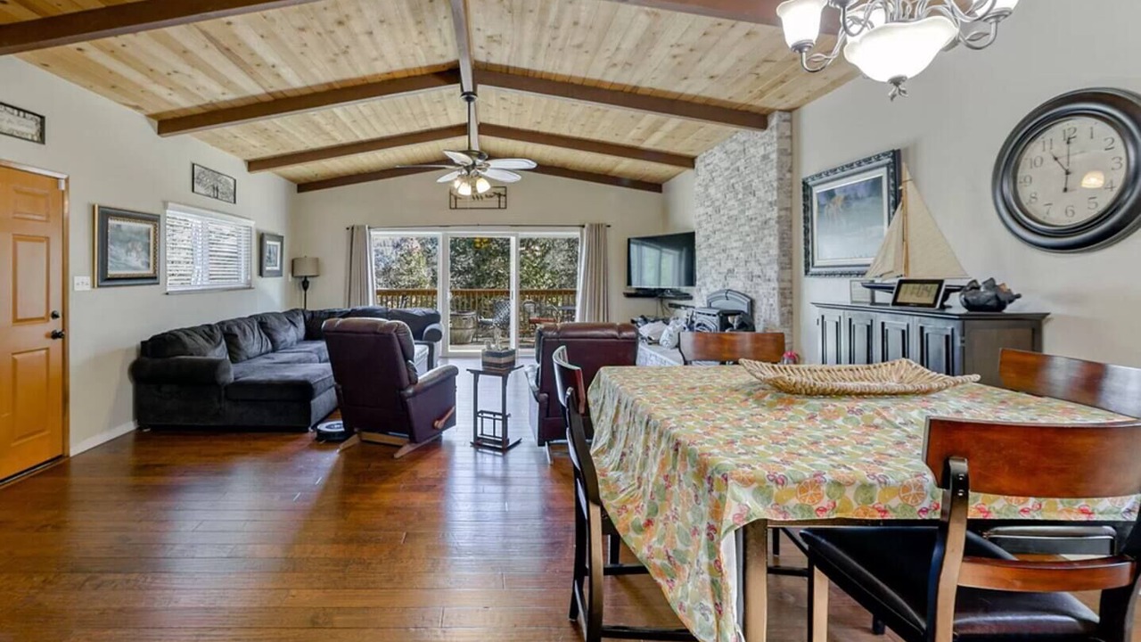 Photo of Bedroom in Lakehead