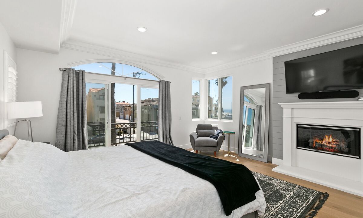 Photo of Bedroom in Huntington Beach