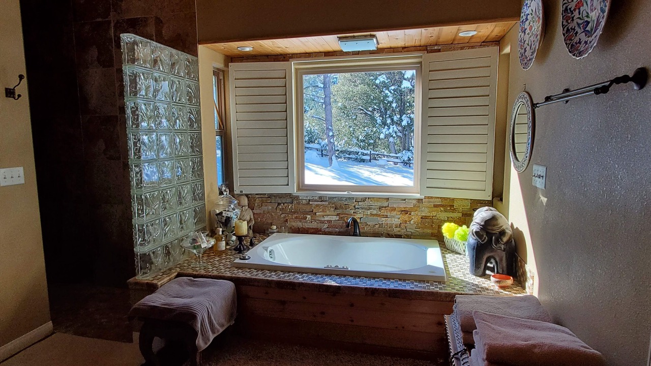 Photo of Bathroom in Pine Mountain Club